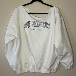 Women’s white San Francisco sweatshirt. Size L